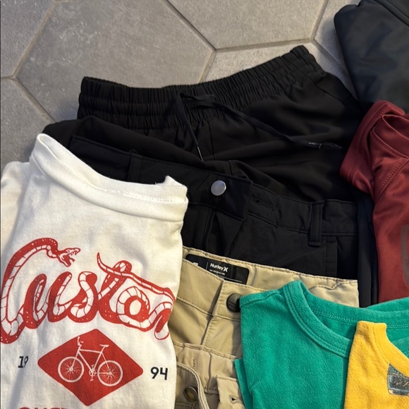 Assorted Boys Summer Bundle Graphic T-Shirts and Shorts Collection 5T - 6T XS - Picture 7 of 7